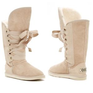 Australia Luxe Collective UGG in size US8